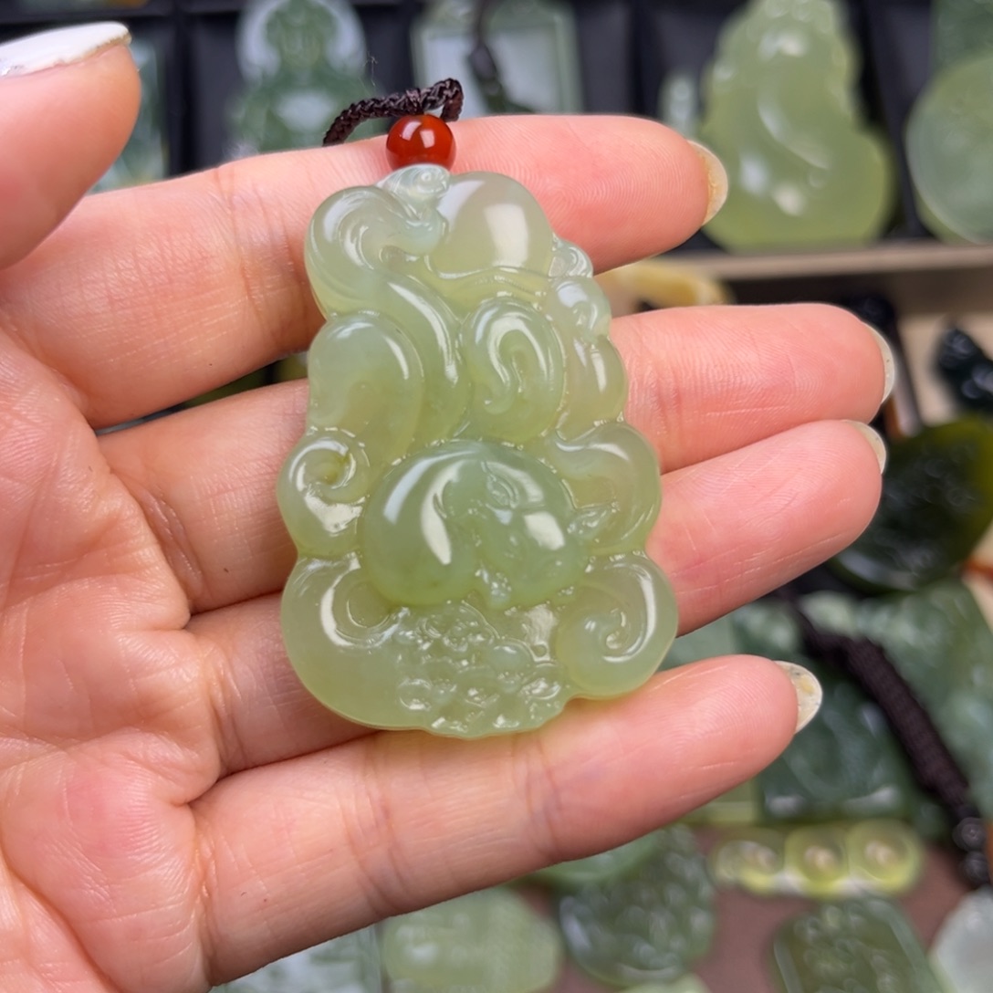 蛇纹石玉未镶嵌吊坠(赠链)