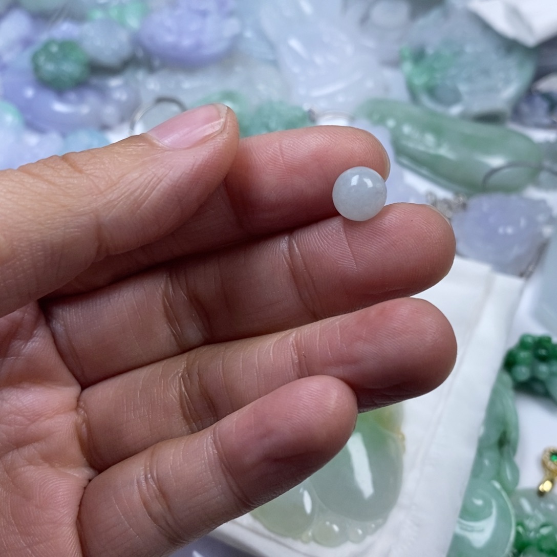 颈饰未镶嵌翡翠茗翡翠