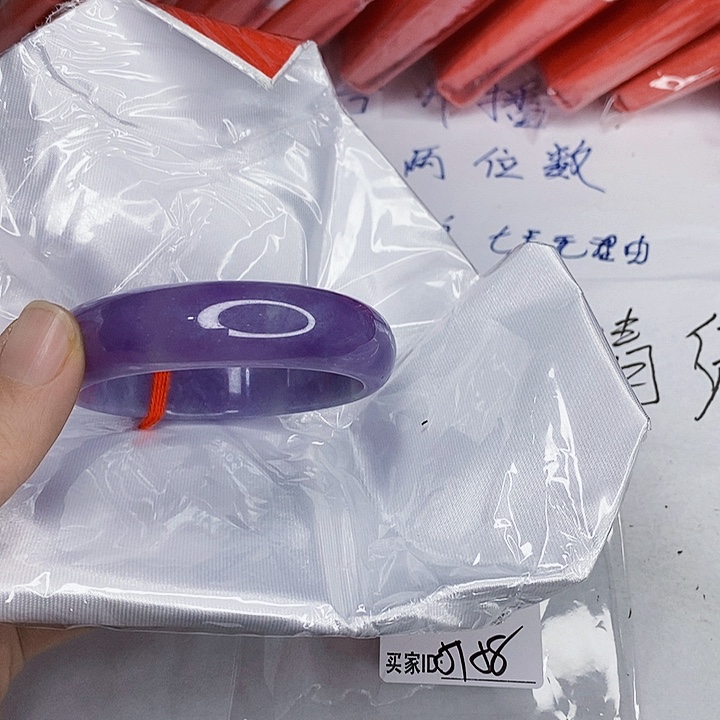 翡翠未镶嵌手镯一图一物实物为准（微瑕处理）