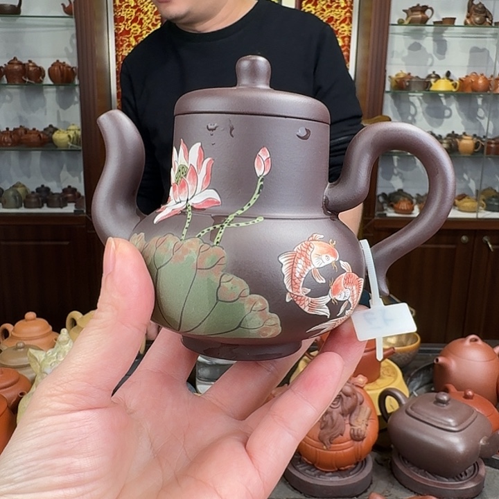紫砂茶壶莲年有余