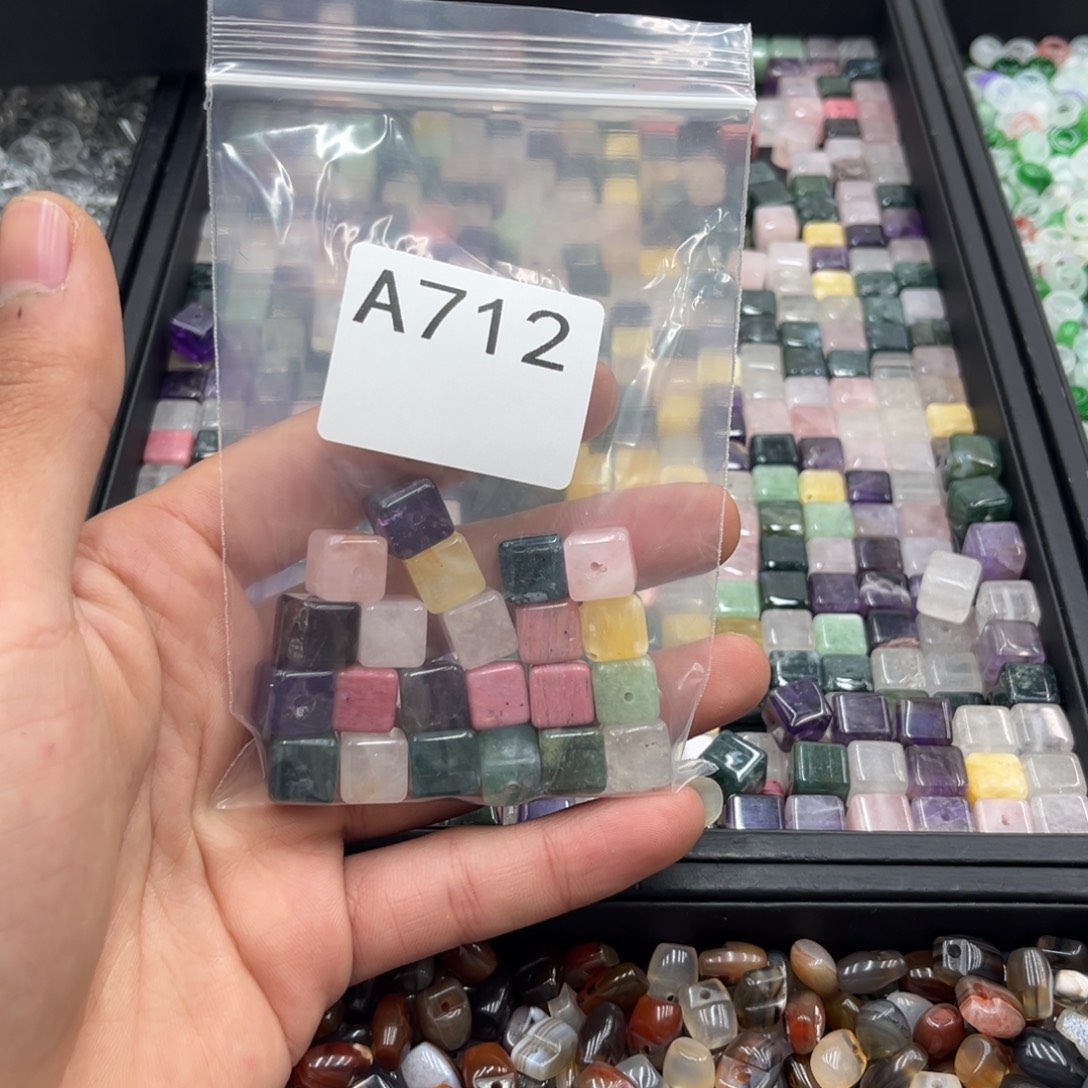 回***前玛瑙/玉髓合金颈饰