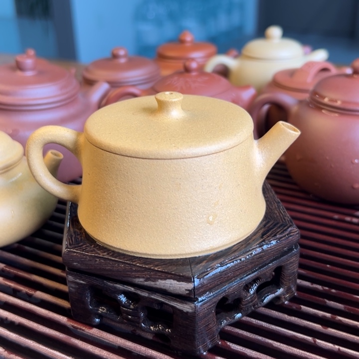 紫砂茶案黄金云柱150cv