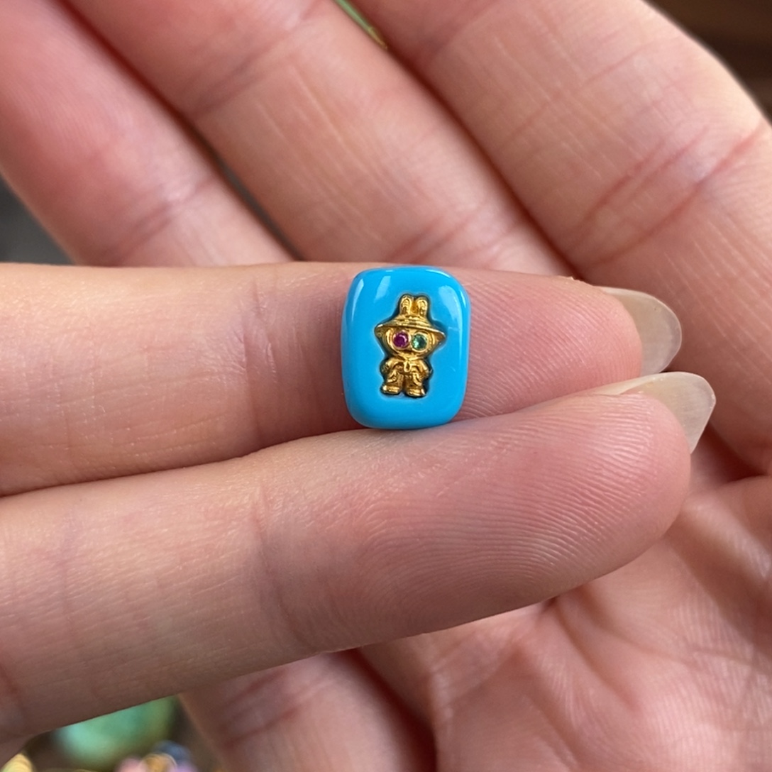 绿松石未镶嵌。背云