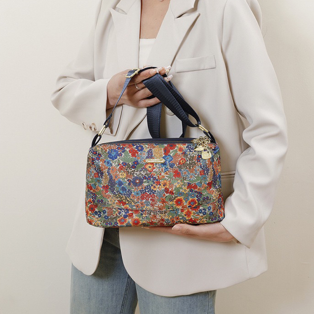 [专柜正品]升级锦绣大容量防水轻便单肩包方形休闲斜跨包小方包