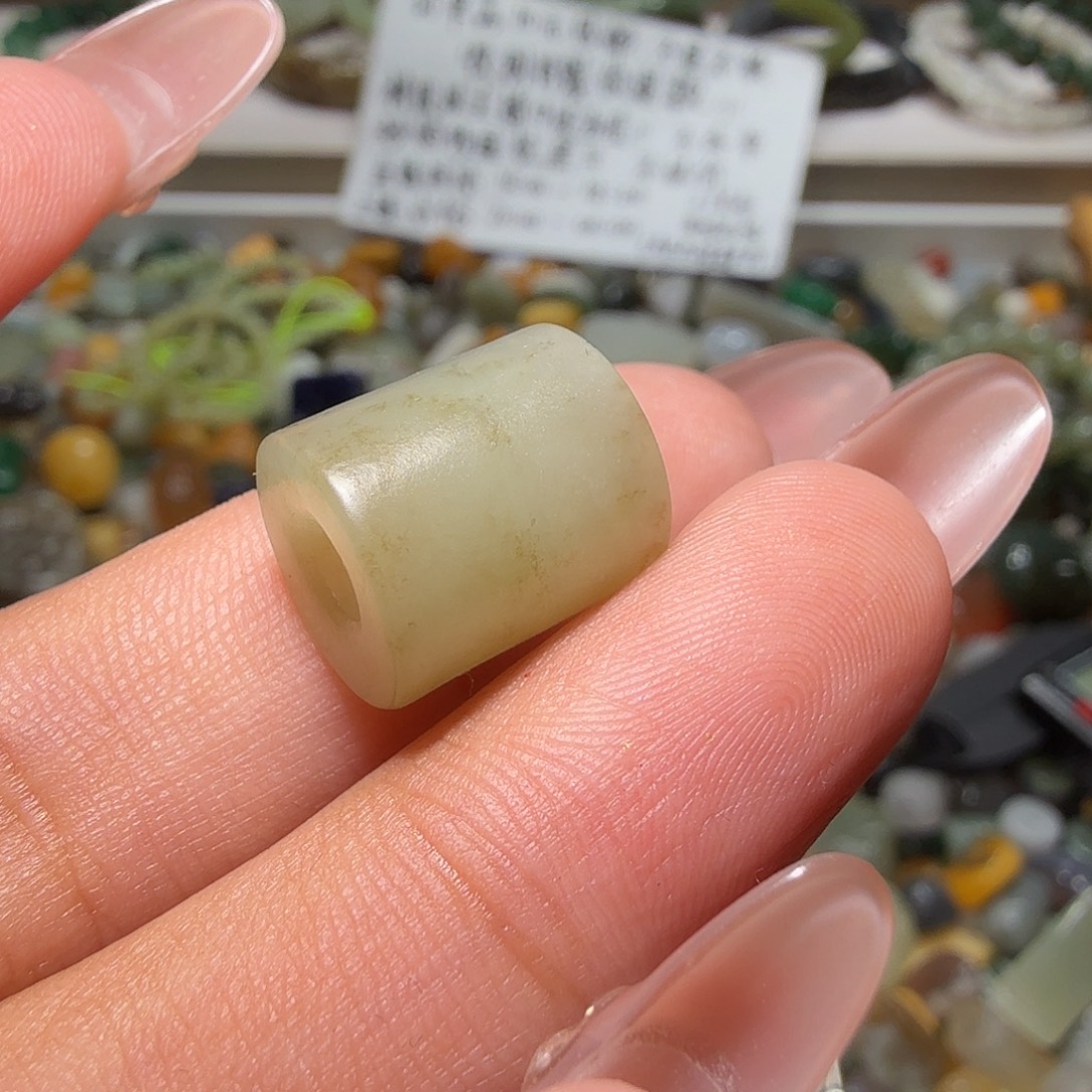 和田玉未镶嵌珠宝奇石