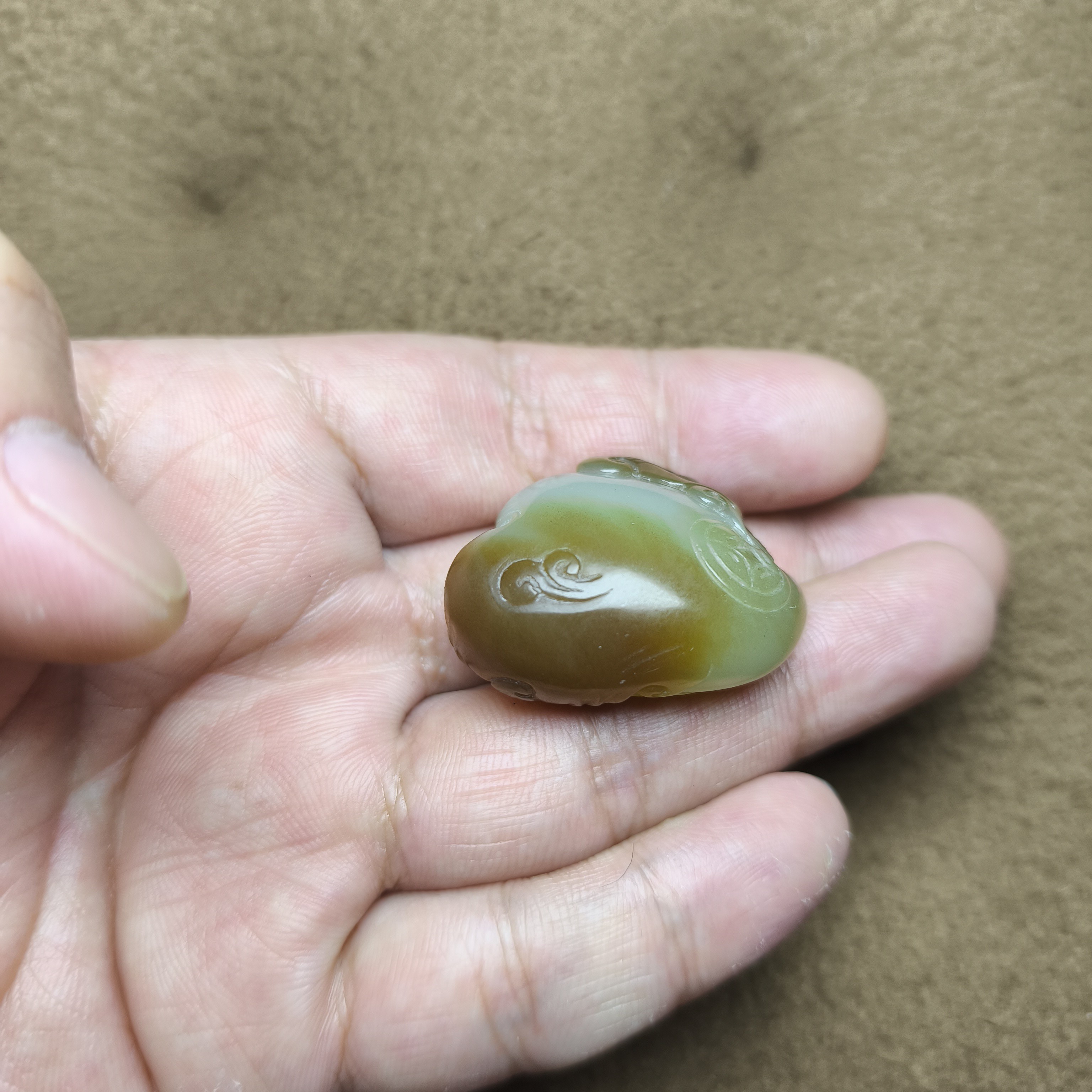 新疆和田玉且末糖白料弥勒佛