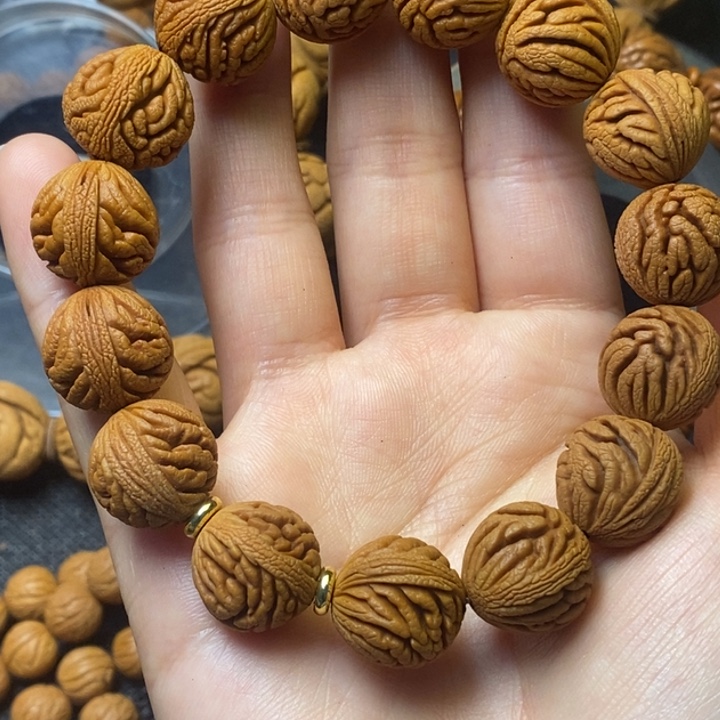 木质类秦岭山野生桃核