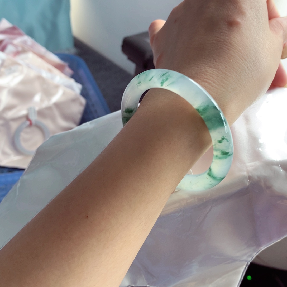 翡翠手镯（圆镯）未镶嵌52圈口 双面挂花冰透起光飘蓝花