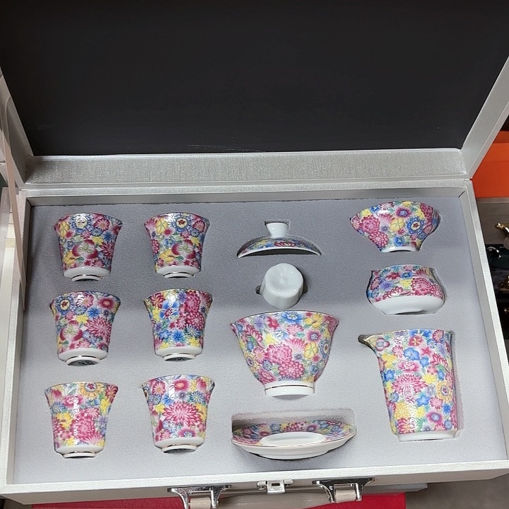 孤品茶具套装等等。