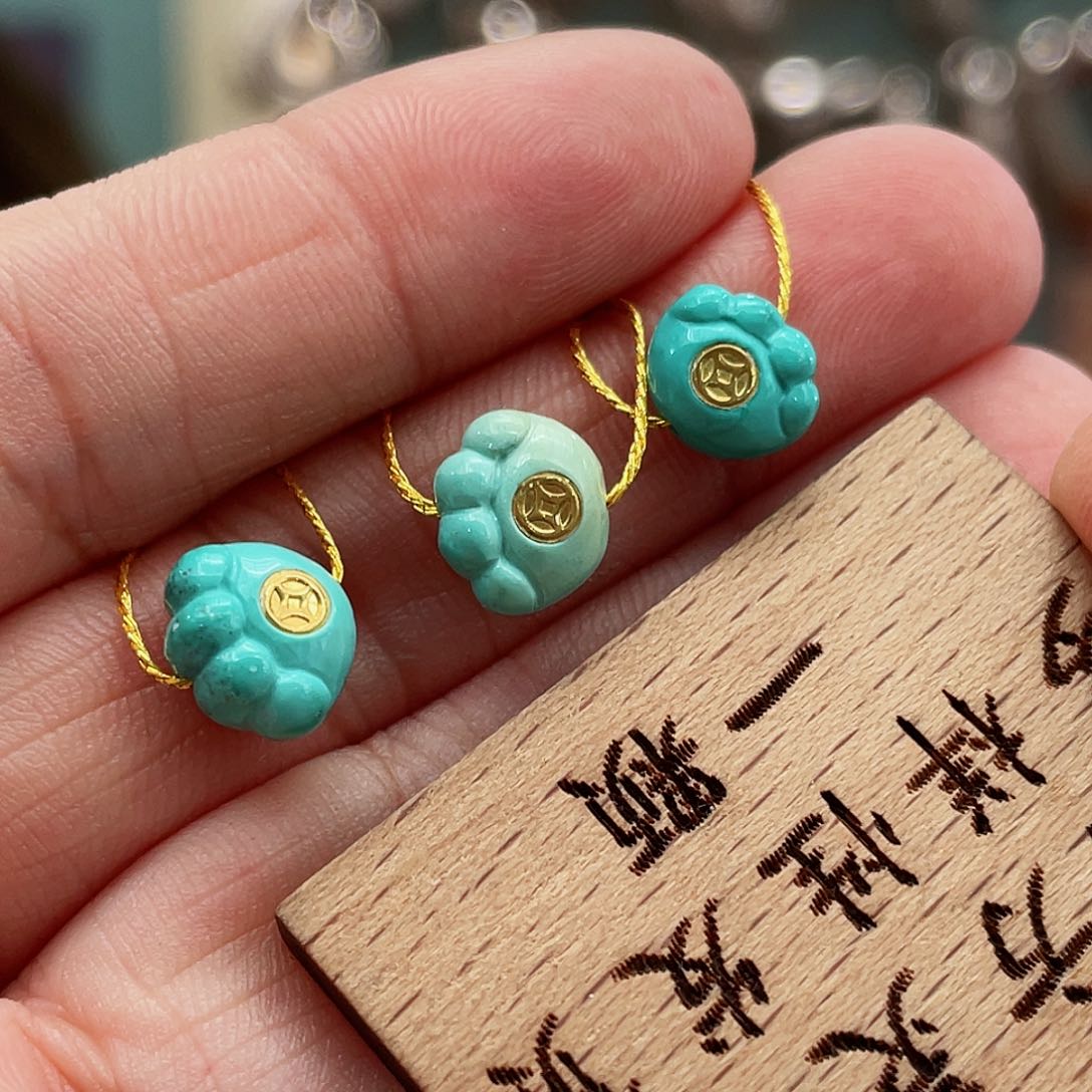 绿松石颈饰未镶嵌