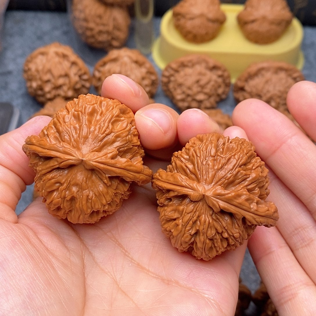 文玩核桃把件球白狮子42加全品44.8克