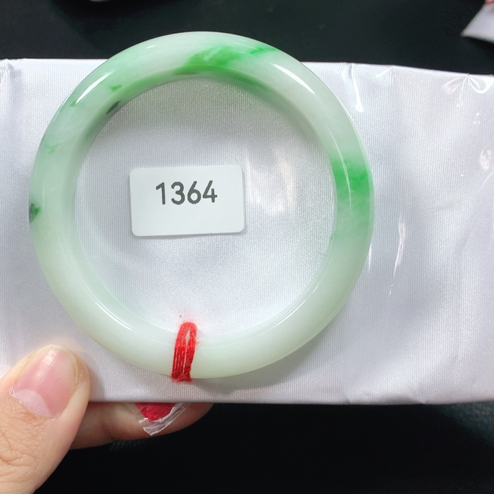 翡翠手镯未镶嵌天然翡翠手镯02