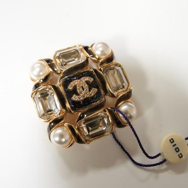 Chanel 闪钻珍珠方形胸针