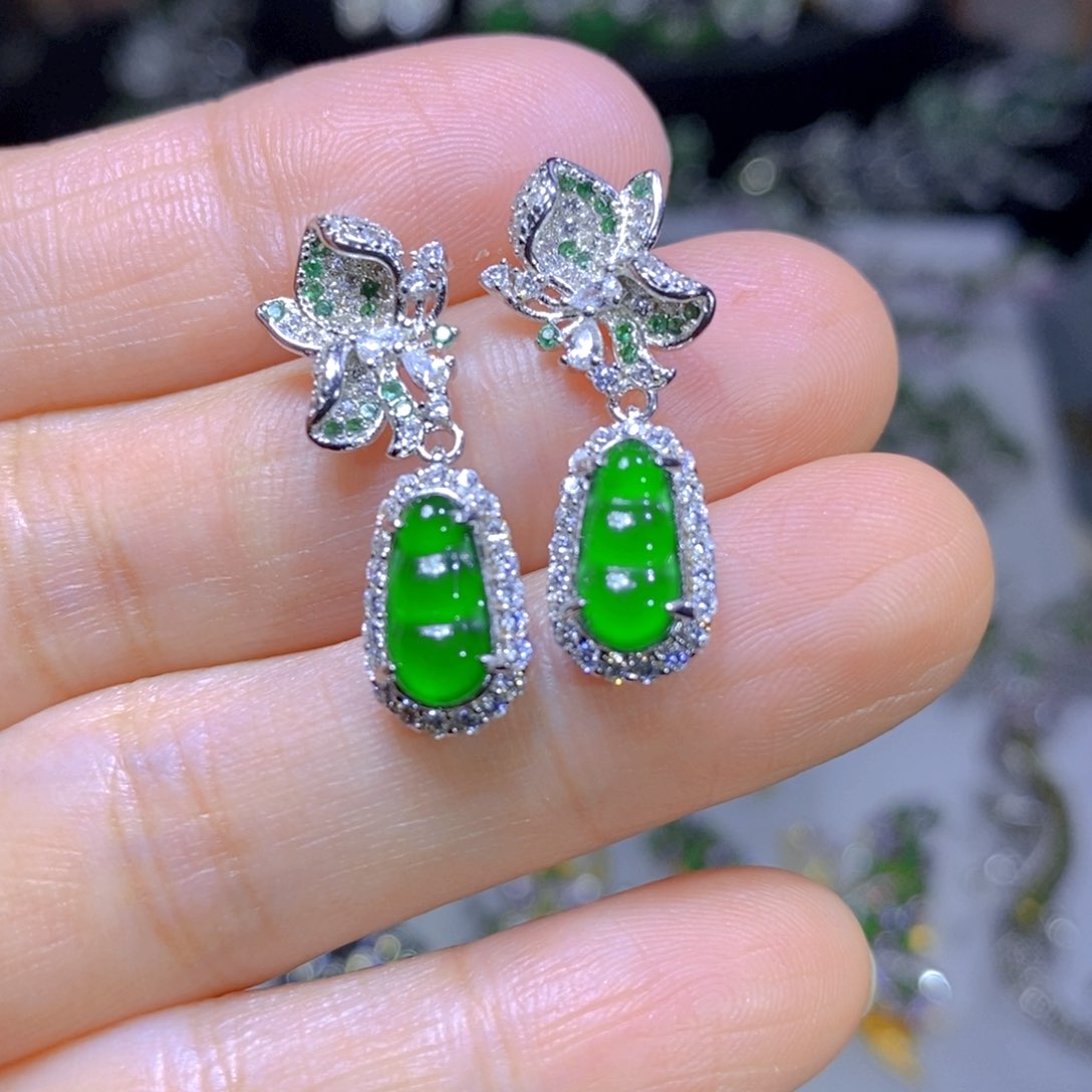 翡翠颈饰银S925镶嵌天然翡翠