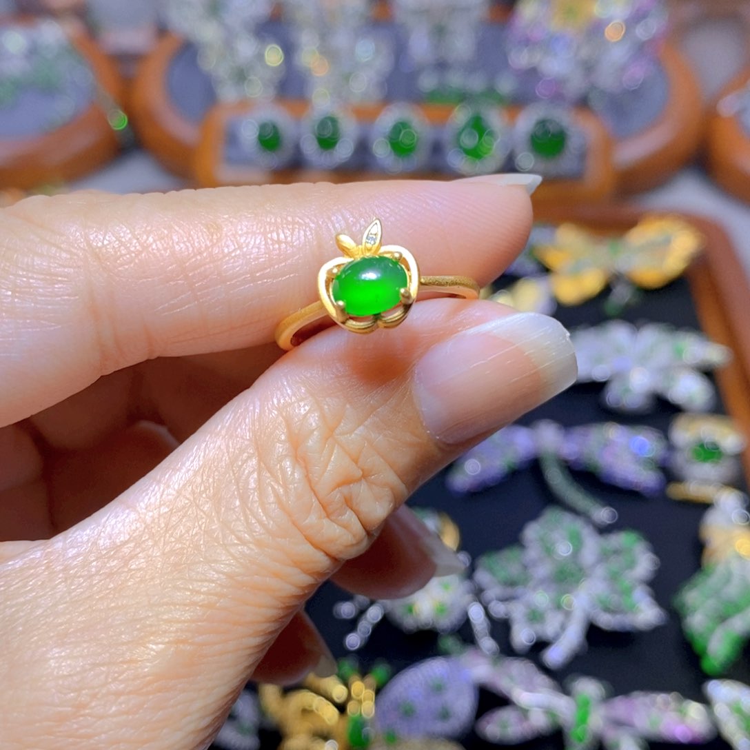 翡翠颈饰银S925镶嵌天然翡翠