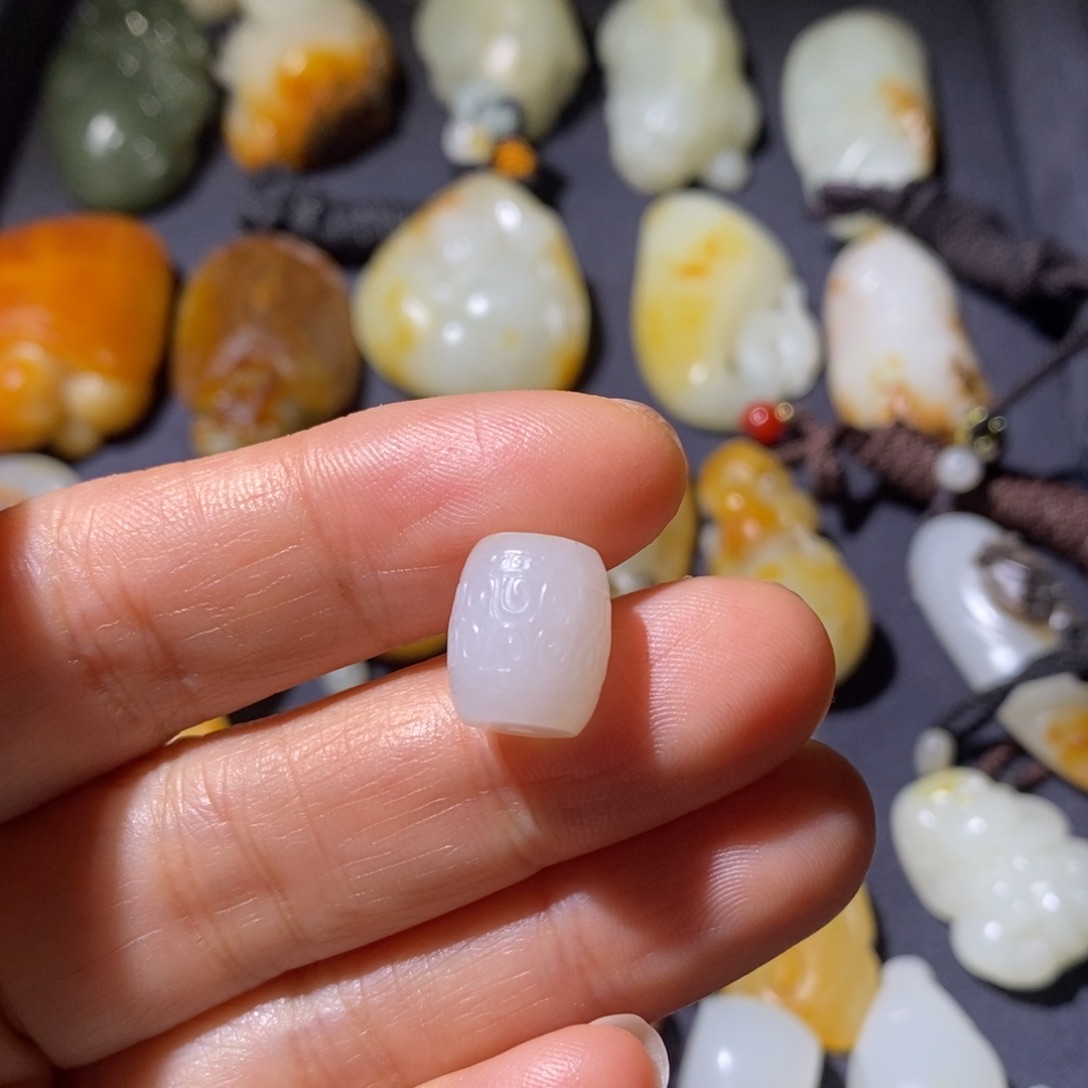 用***3和田玉未镶嵌吊坠(不含链)