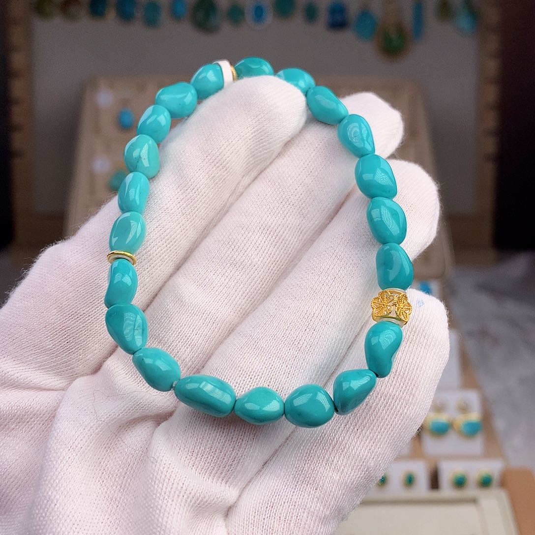 绿松石戒指18K金镶嵌