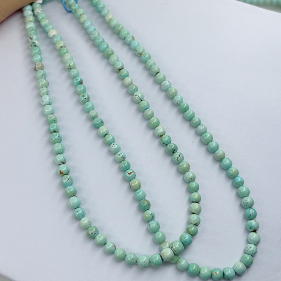 绿松石颈饰未镶嵌