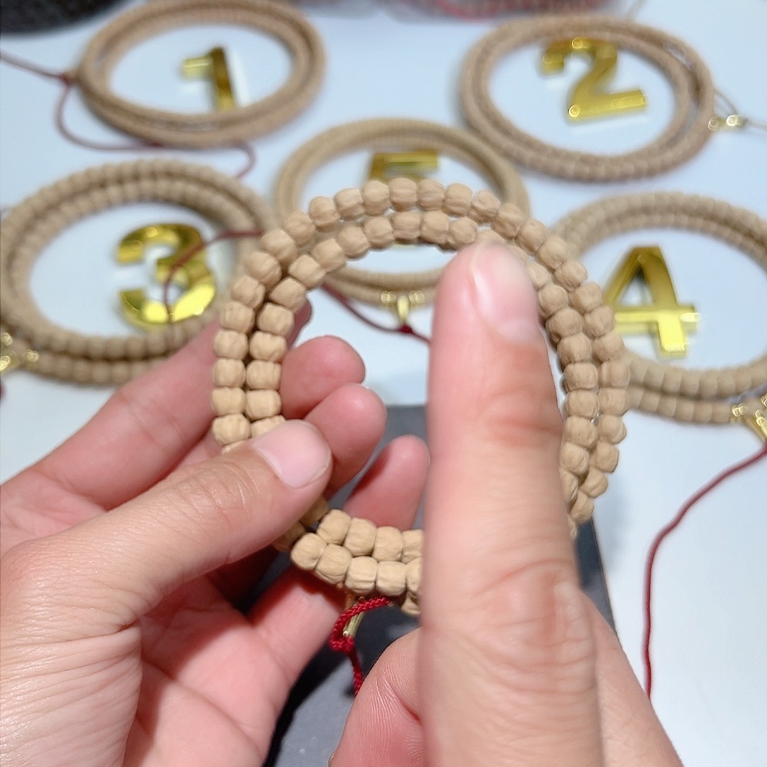 柏香籽/百香籽吊坠?