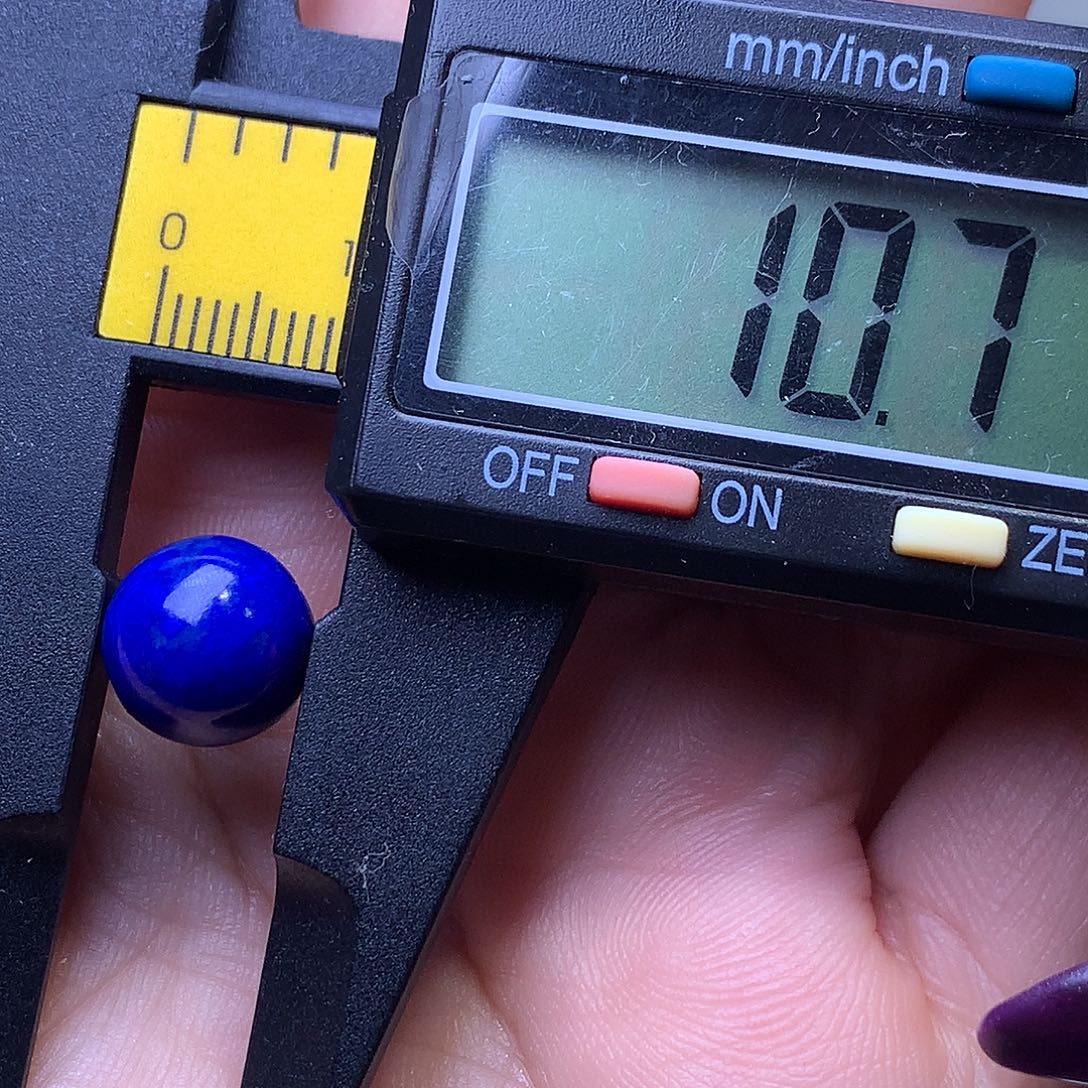 青金石未镶嵌10.7m顶品