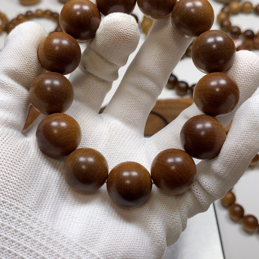 檀香木牧*风老山檀香1.8沉水焦糖