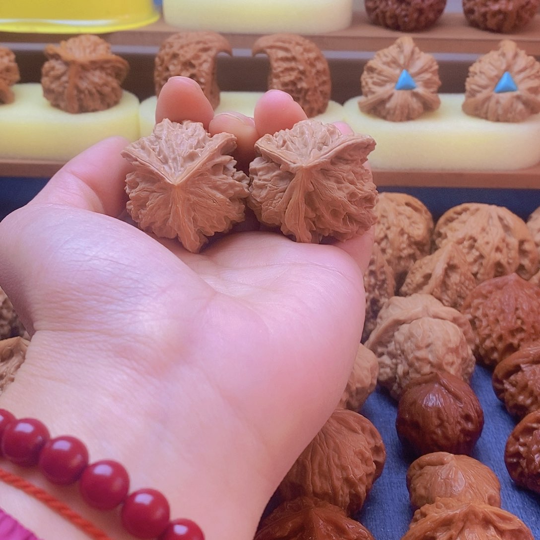 文玩核桃把件小*盘山三棱