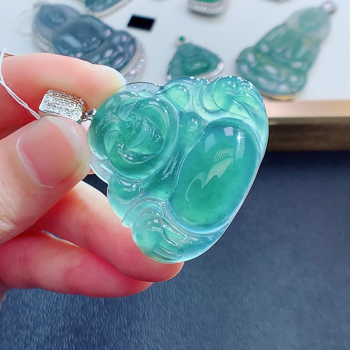 翡翠颈饰未镶嵌翡翠