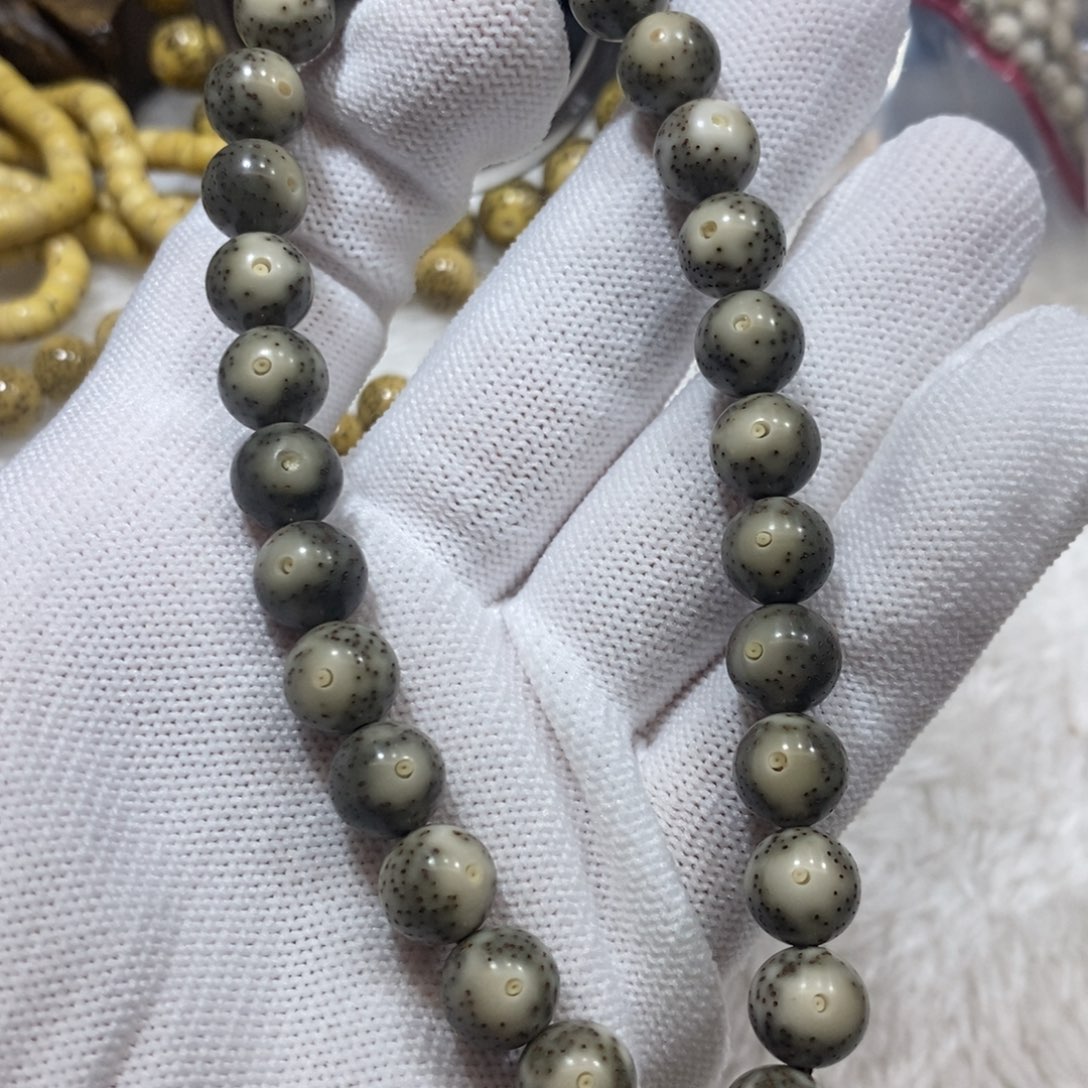 星月菩提手串绿包白9圆