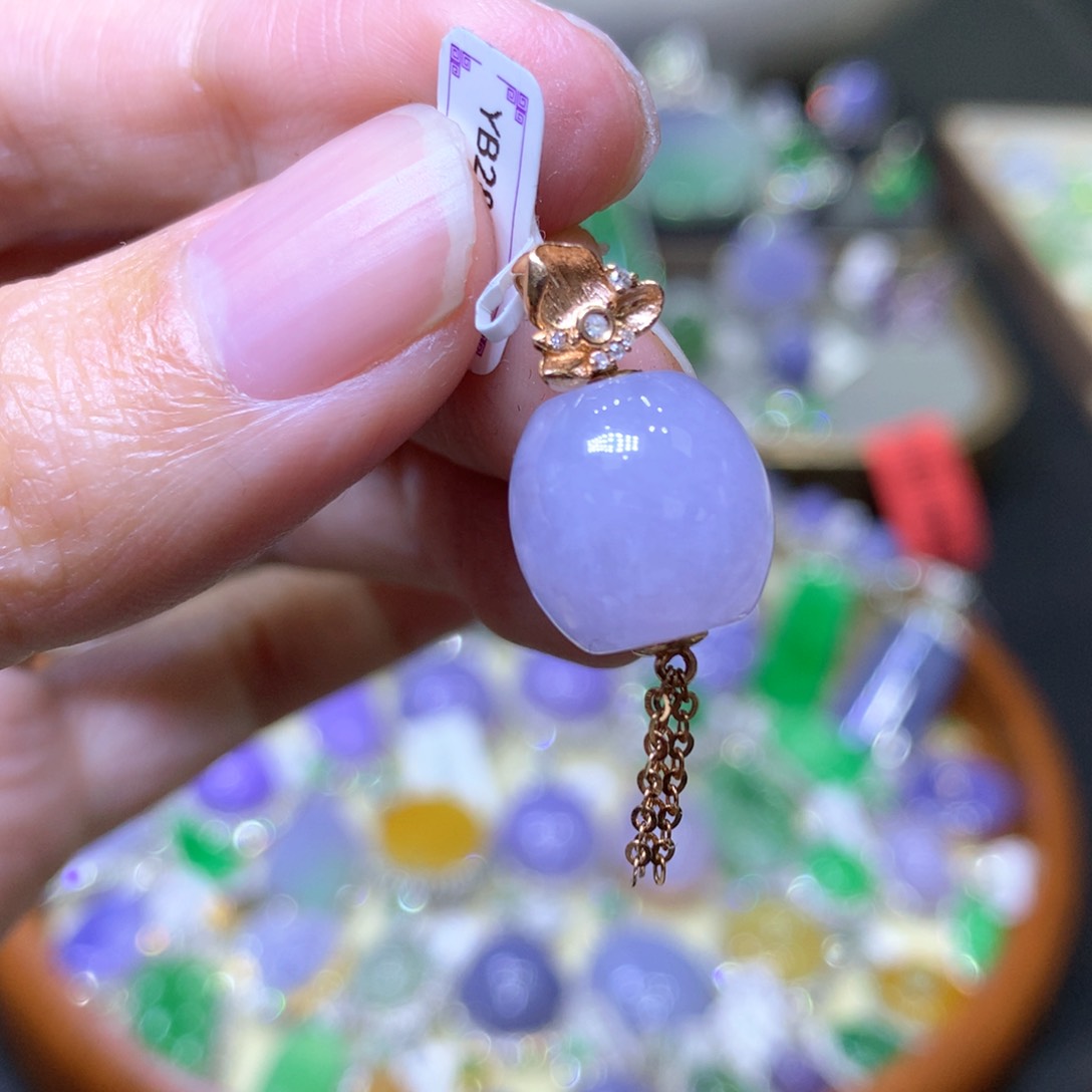 【闪购商品】翡翠颈饰18K金镶嵌翡翠吊坠项链