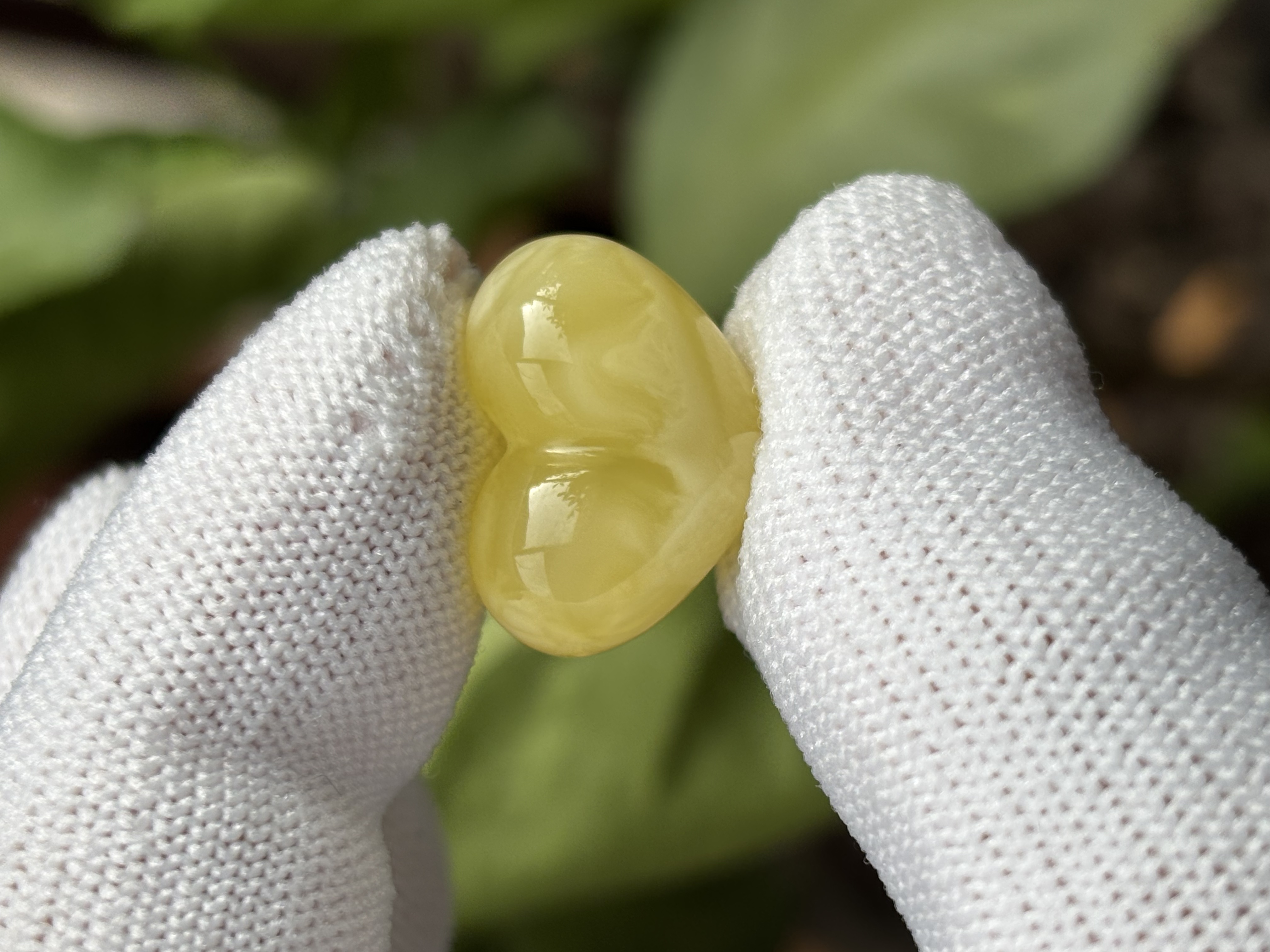 3707天然蜜蜡琥珀屁桃配饰19.6x15.2x10.5mm