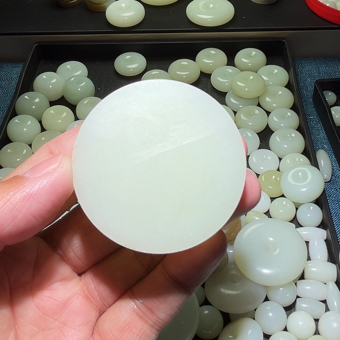 知***歌和田玉未镶嵌颈饰