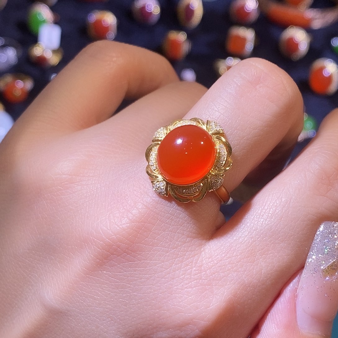 南红玛瑙戒指18K金镶嵌