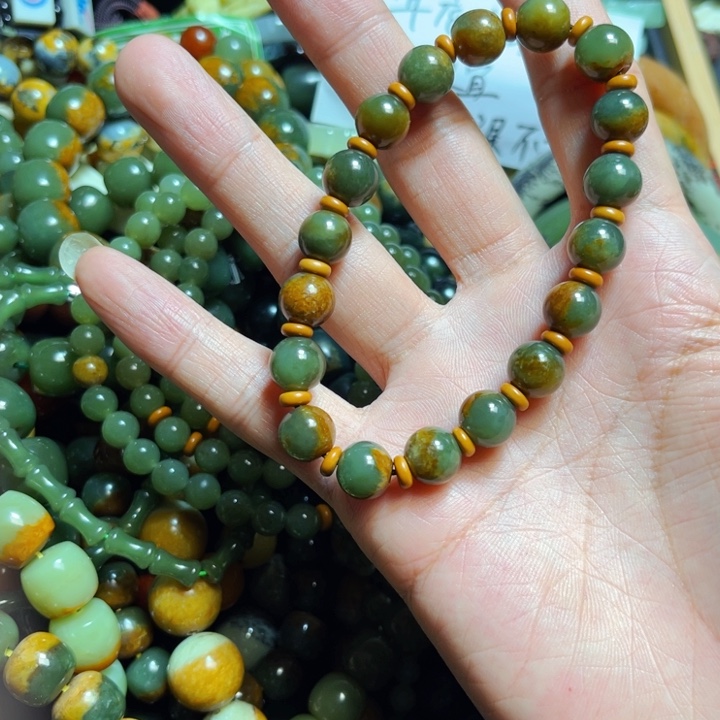 岫岩河磨玉（透闪石质玉）手链未镶嵌