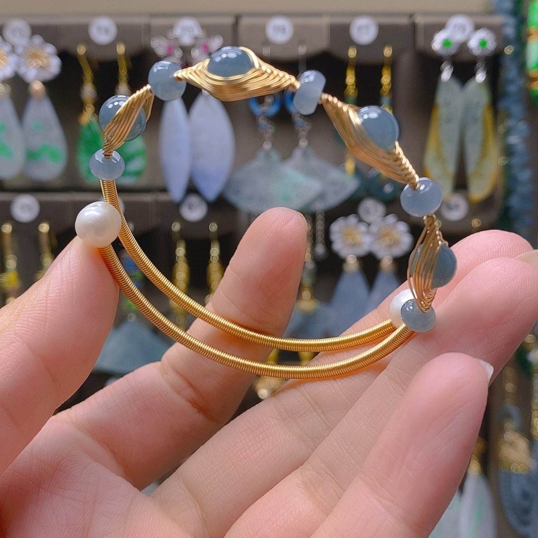 未镶嵌翡翠耳饰翡翠