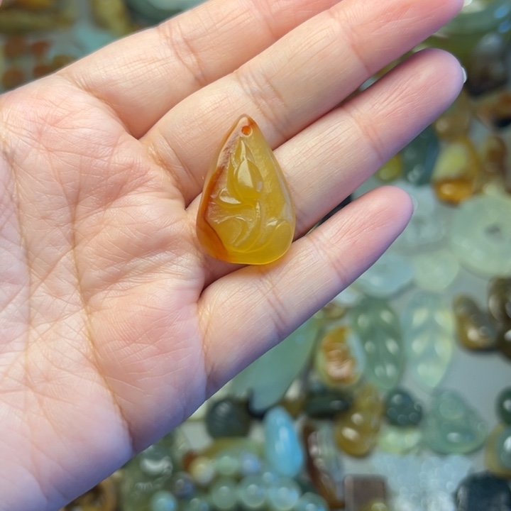 蛇纹石玉未镶嵌微瑕