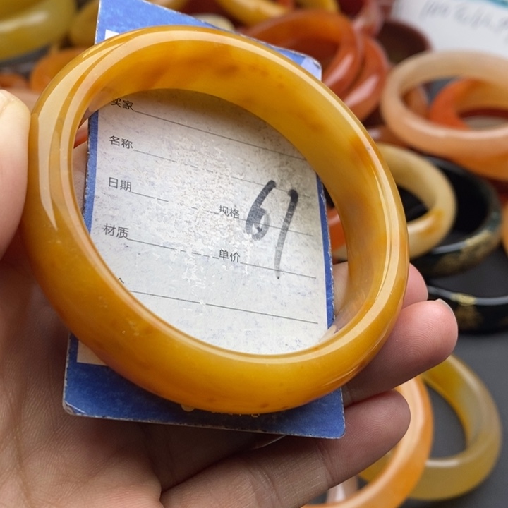 未镶嵌手镯石英质玉