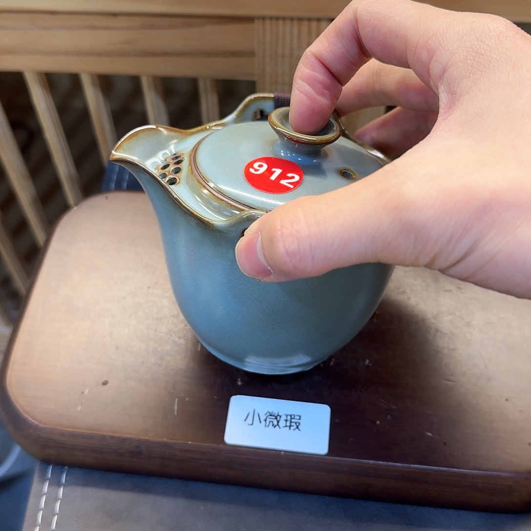 瓷片。。。。。。。。。。。。。。