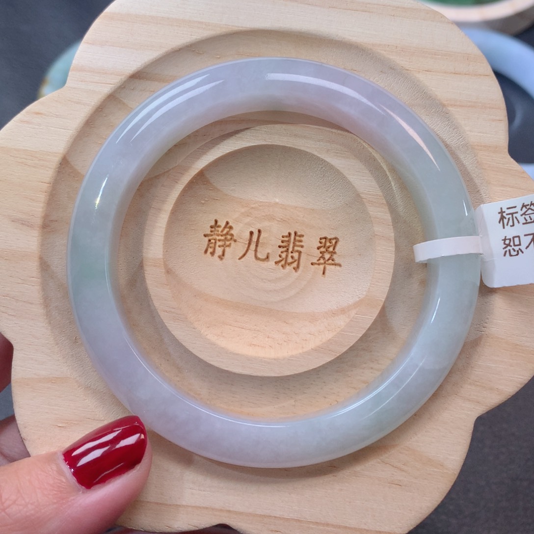 翡翠手镯未镶嵌56圈口