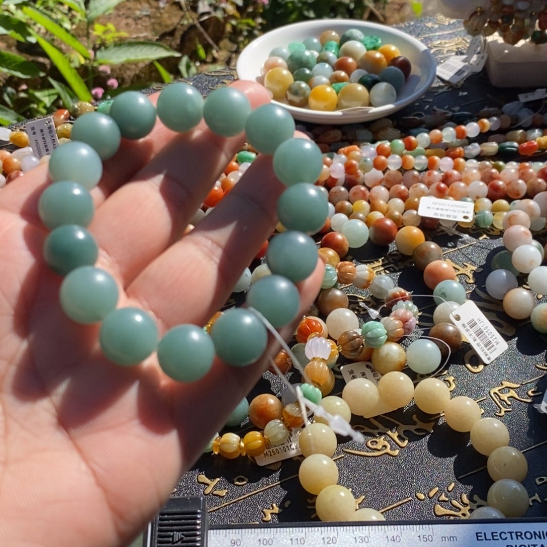 翡翠未镶嵌毛衣链