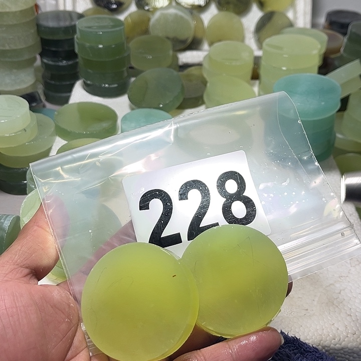 蛇纹石玉未镶嵌珠宝半成品