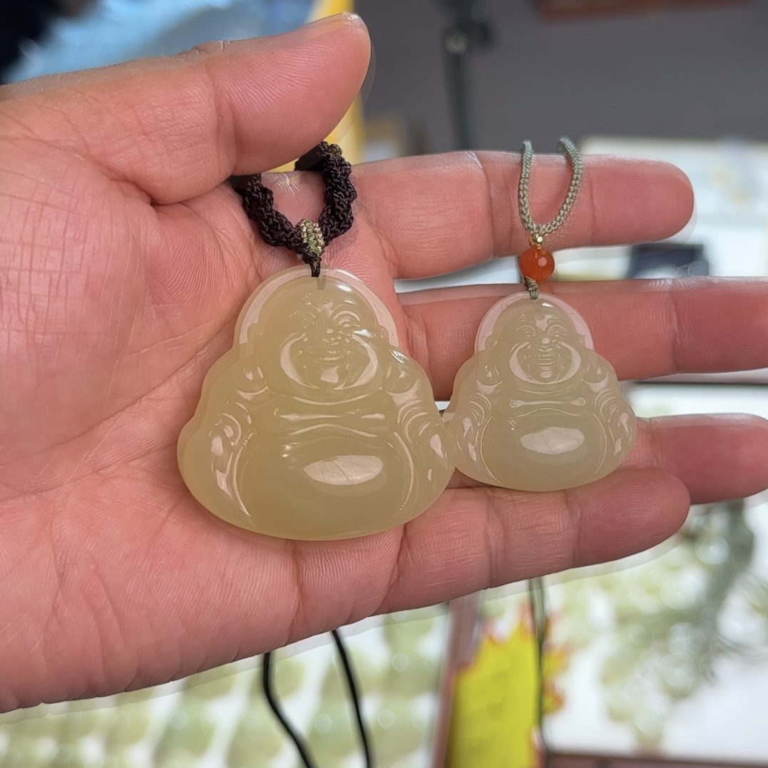 纯天然玉石 35-40mm双面佛公 （带绳带礼盒）
