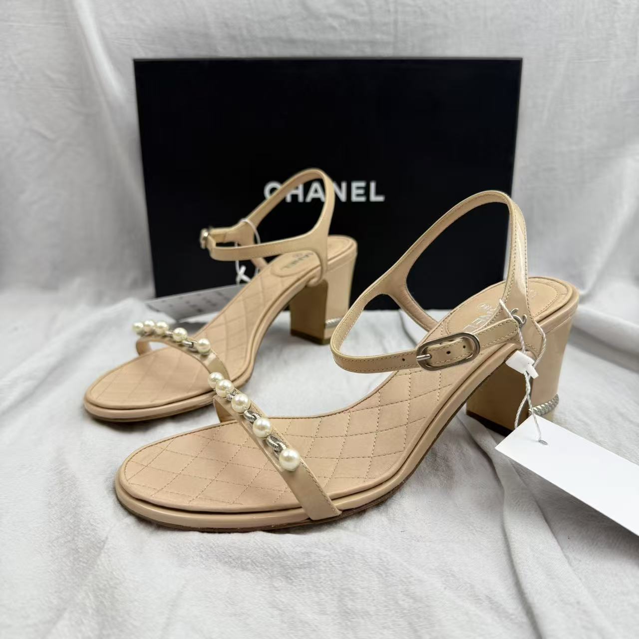 未使用 Chanel/香奈儿 38码/公价9.7k 嫩粉珍珠粗跟凉鞋2076