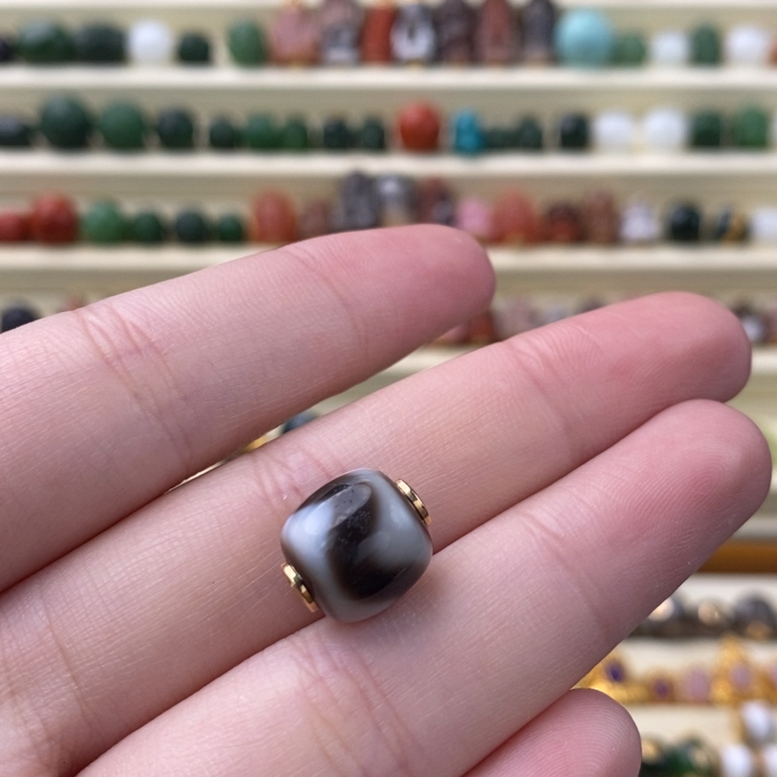 玛瑙/玉髓18K金镶嵌颈饰