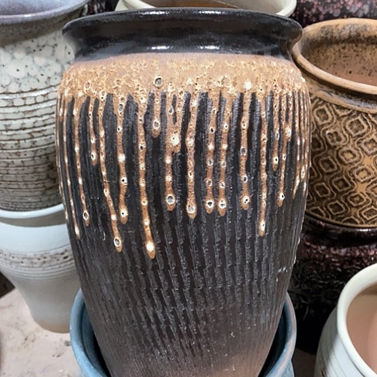 紫砂花盆口20高度30黑金釉流