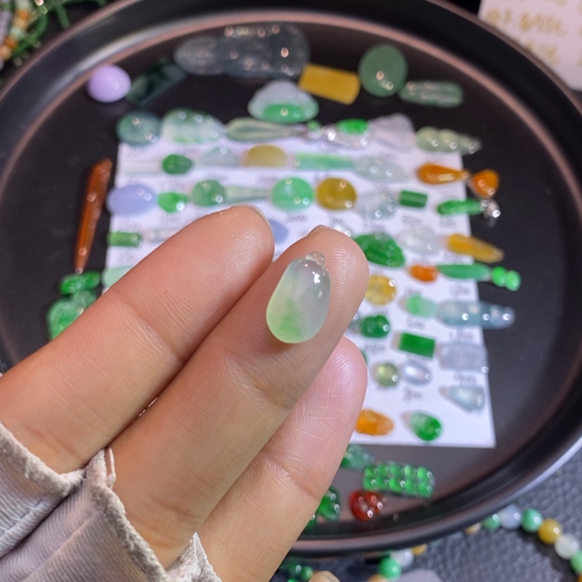 【闪购商品】翡翠挂件未镶嵌瓜瓜