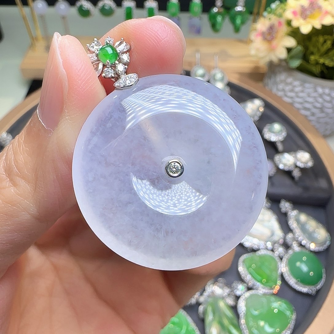 翡翠颈饰18K金镶嵌翡翠颈饰18K金镶嵌