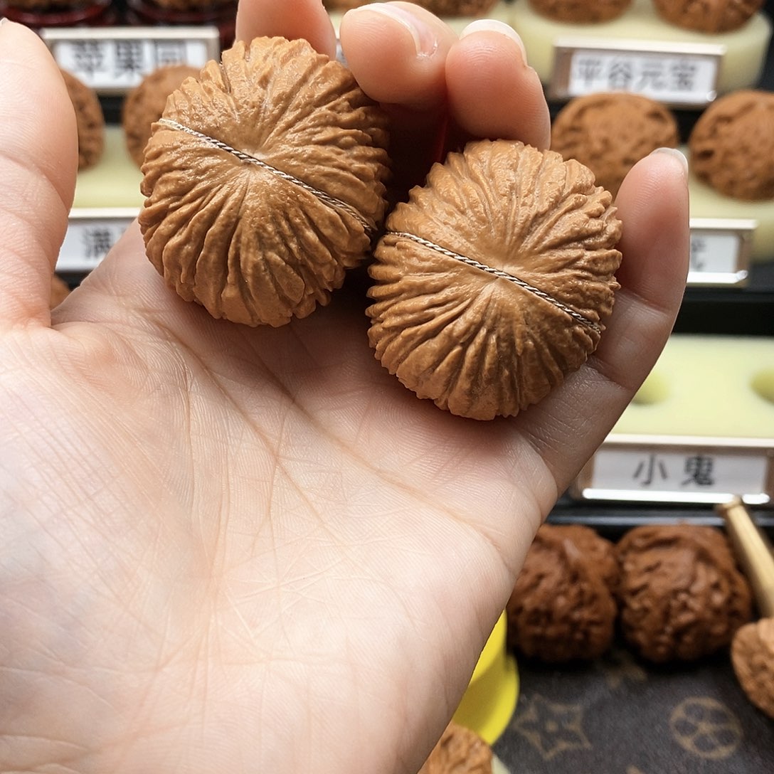 文玩核桃把件世****结猴头元宝41尺