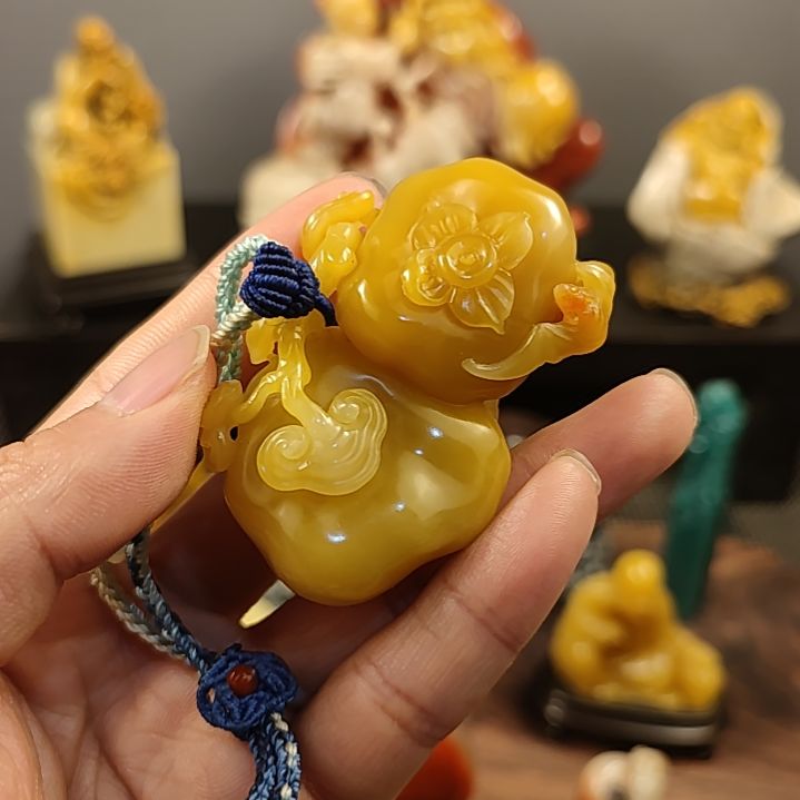 寿山石江***纷手把件手把件