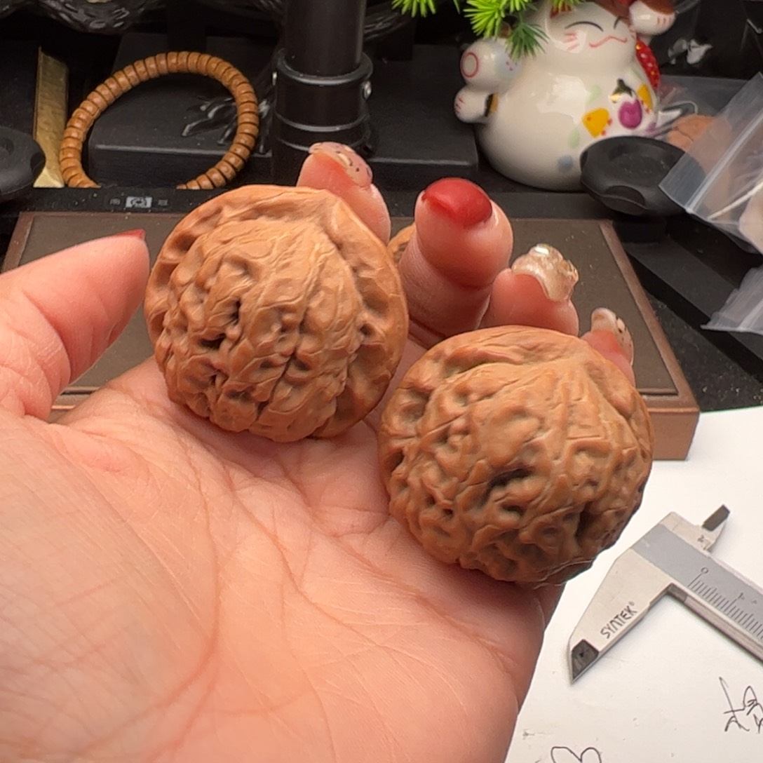 文玩核桃吊坠滢金字塔40