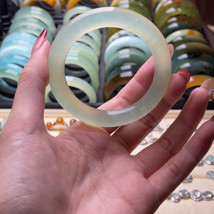 蛇纹石玉手镯未镶嵌53.4